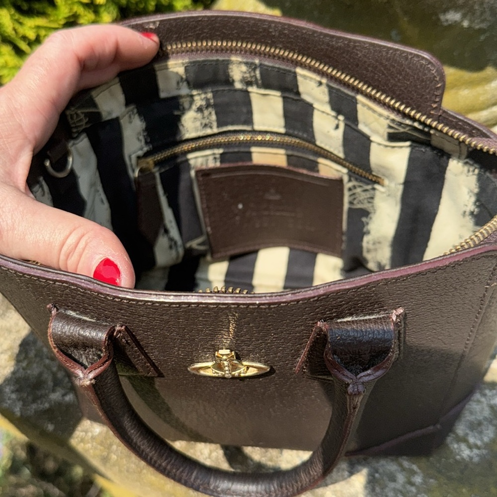 GUC Vivienne Westwood Executive Dark Brown Handbag ( shoulder strap missing) - Picture 8 of 13